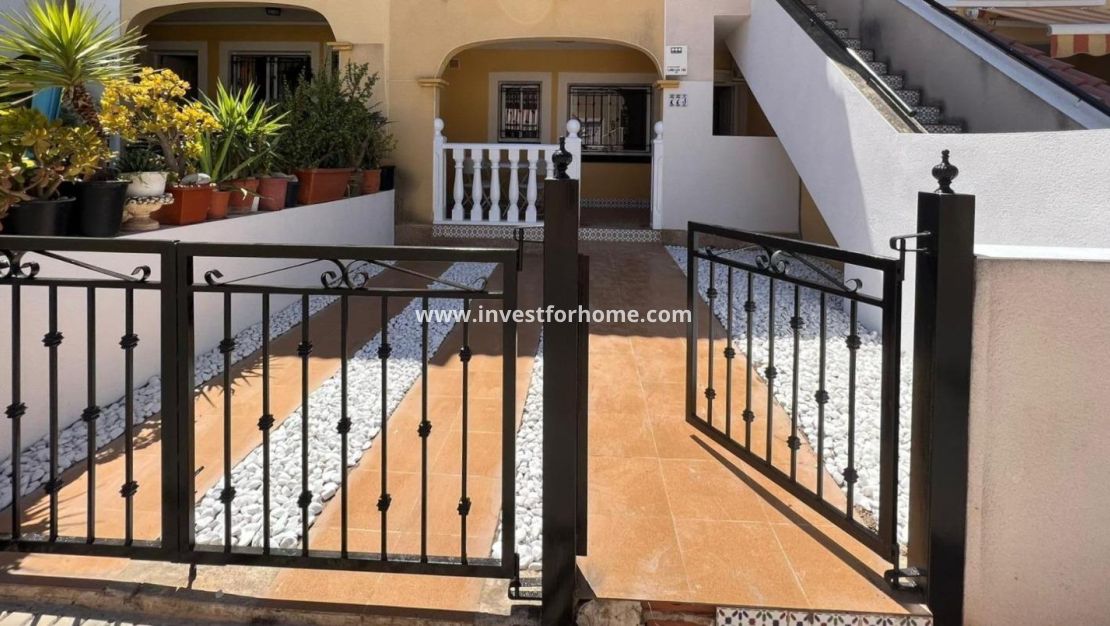 Sale - Bungalow - Torrevieja - Los Balcones - Los Altos Del Edén