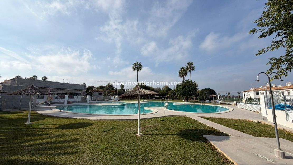 Sale - Bungalow - Torrevieja - Los Balcones