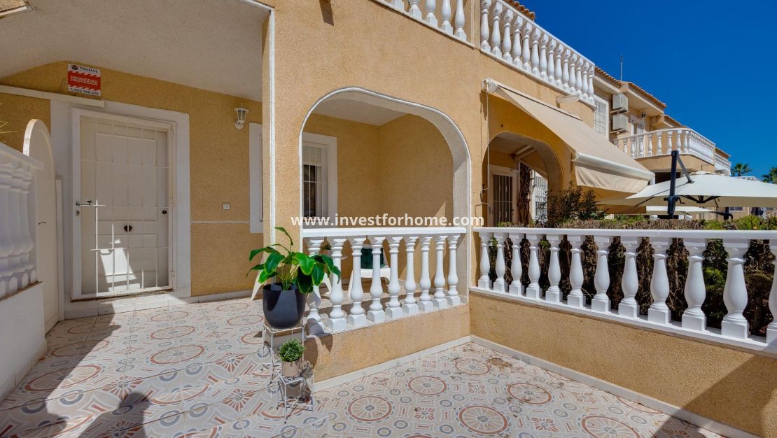 Sale - Bungalow - Torrevieja - Nueva Torrevieja - Aguas Nuevas