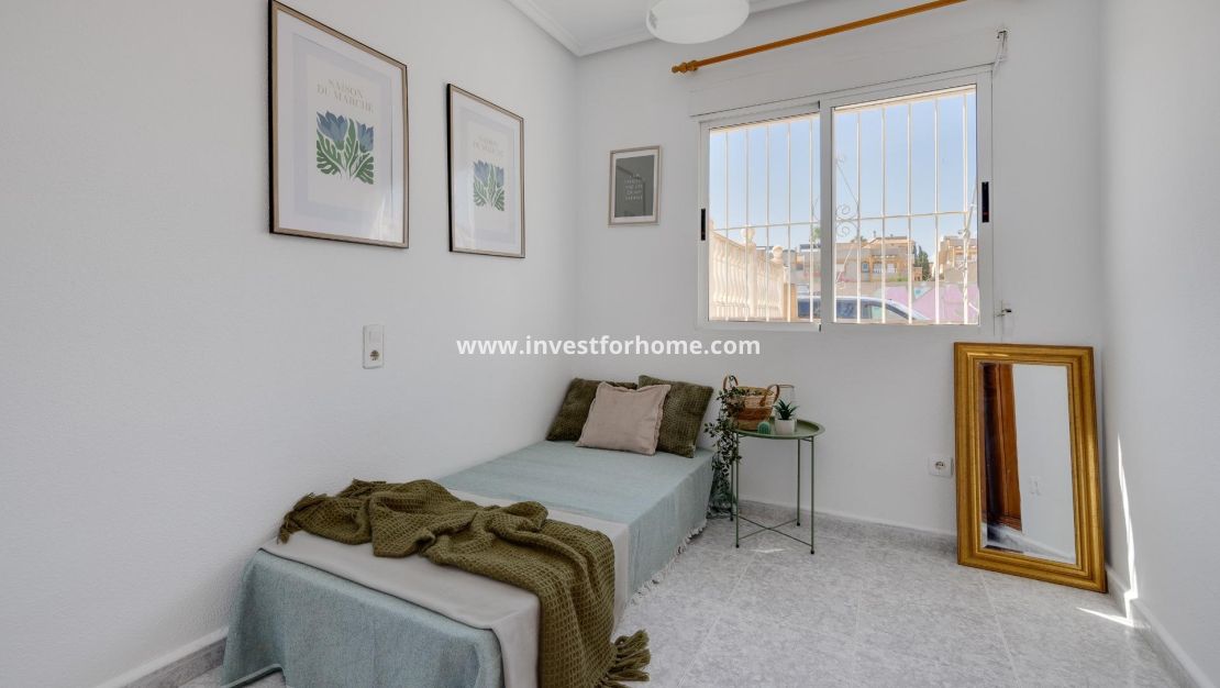 Sale - Bungalow - Torrevieja - Nueva Torrevieja - Aguas Nuevas