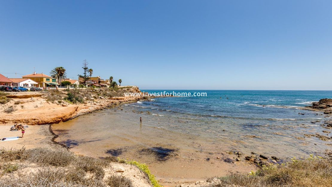 Sale - Bungalow - Torrevieja - Nueva Torrevieja - Aguas Nuevas