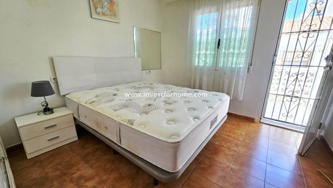 Sale - Bungalow - Torrevieja - Nueva Torrevieja - Aguas Nuevas