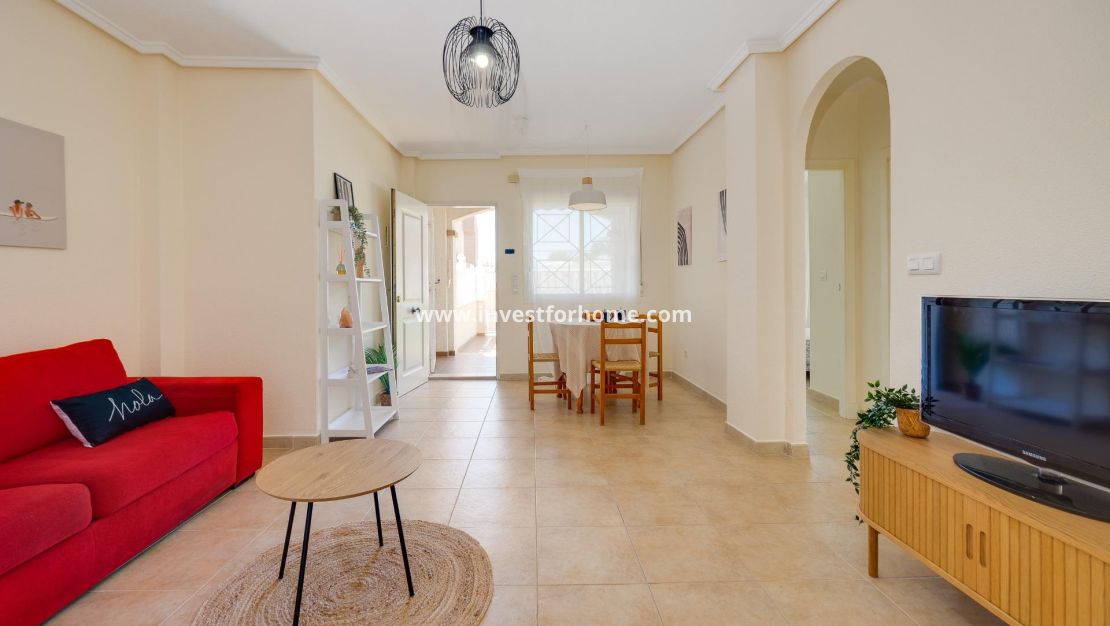 Sale - Bungalow - Torrevieja - Nueva Torrevieja - Aguas Nuevas