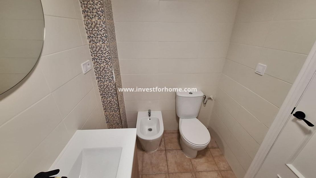 Sale - Bungalow - Torrevieja - Nueva Torrevieja - Aguas Nuevas