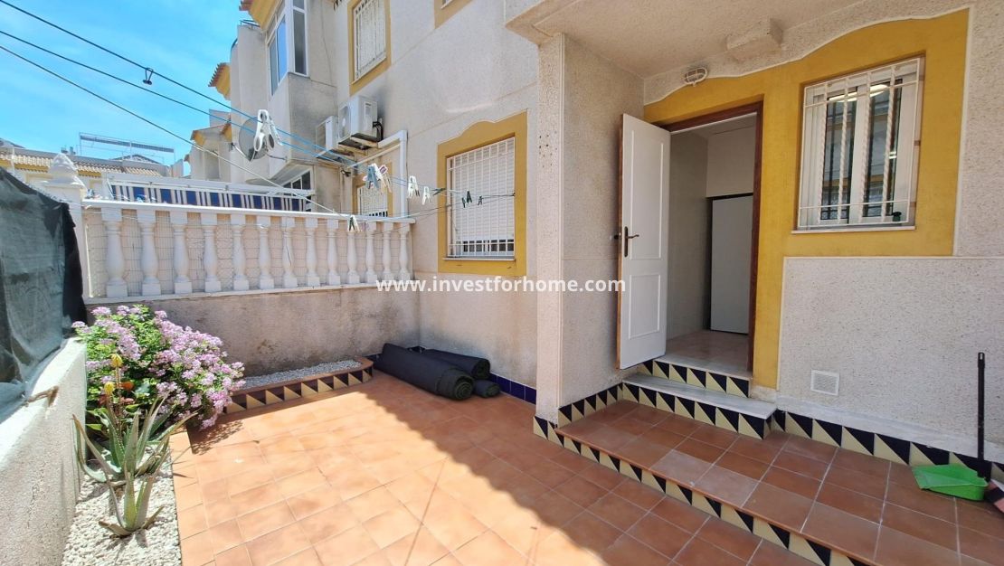 Sale - Bungalow - Torrevieja - Nueva Torrevieja - Aguas Nuevas