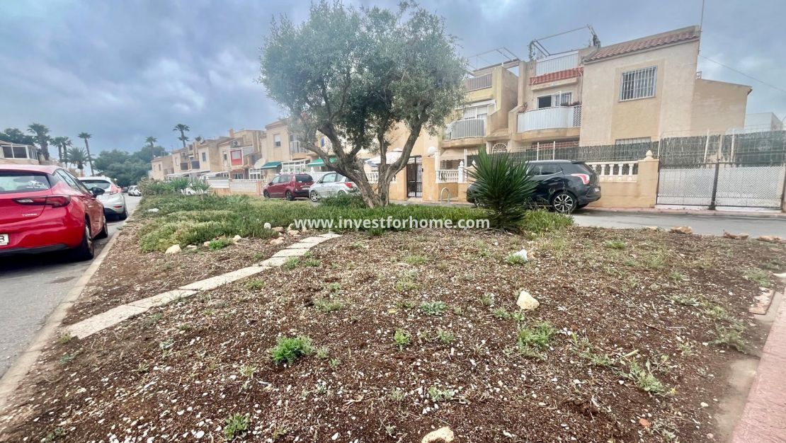Sale - Bungalow - Torrevieja - Paraje Natural