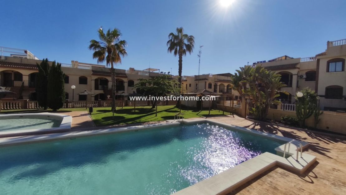 Sale - Bungalow - Torrevieja - Parque Acuático - Sector 25