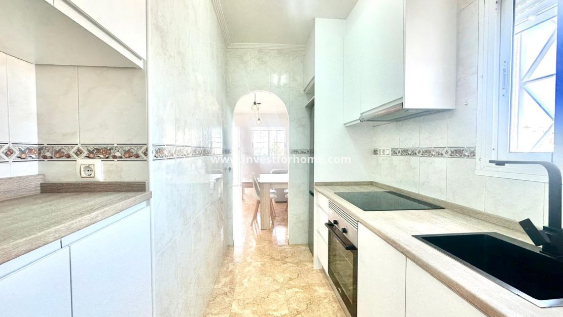 Sale - Bungalow - Torrevieja - Playa de los Locos