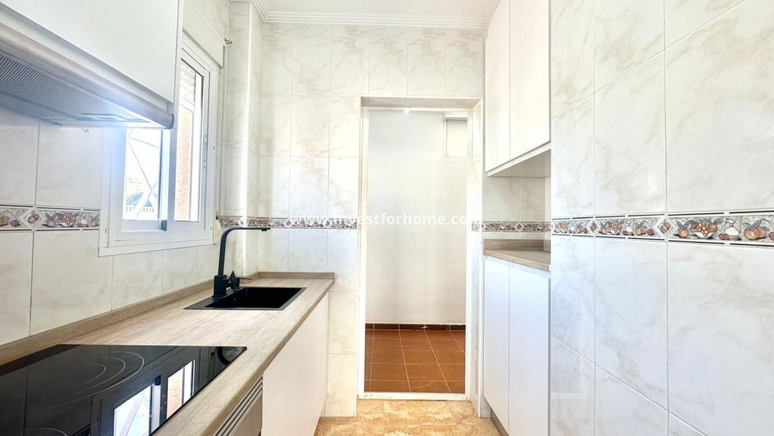 Sale - Bungalow - Torrevieja - Playa de los Locos