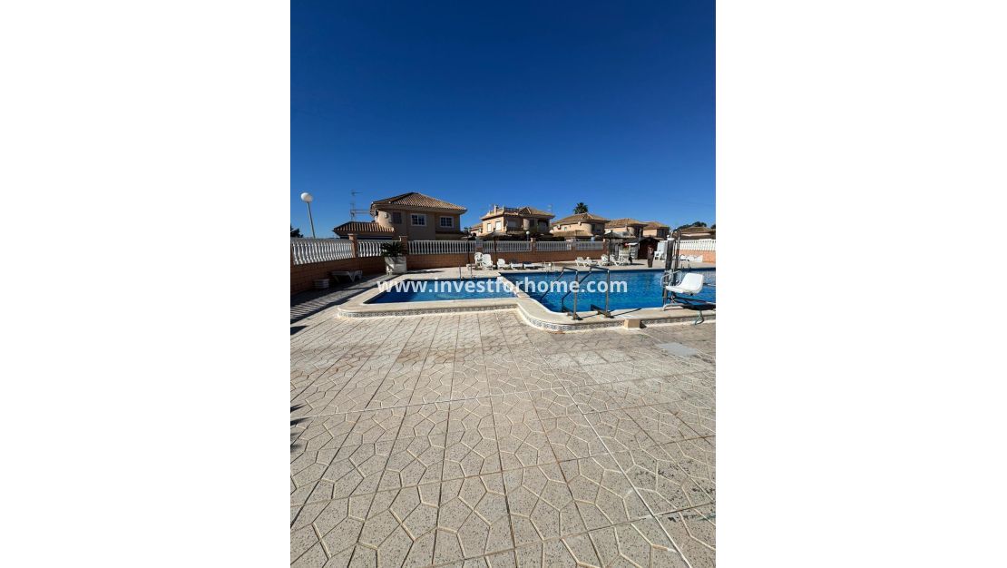 Sale - Bungalow - Torrevieja - Punta prima