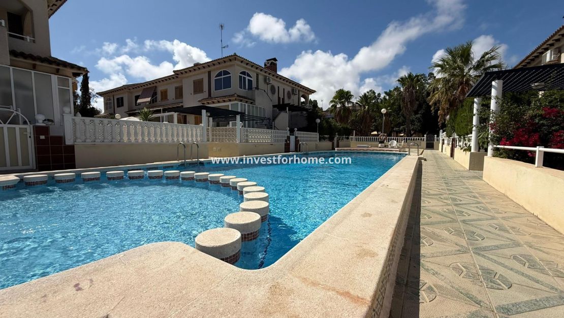 Sale - Bungalow - Torrevieja - Punta prima