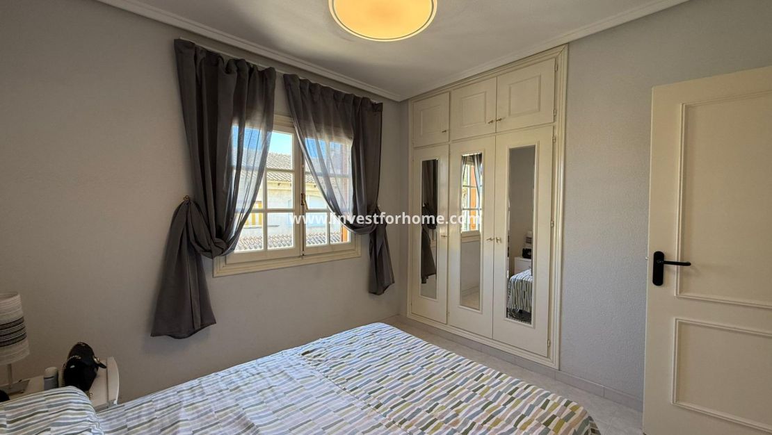 Sale - Bungalow - Torrevieja - Punta prima