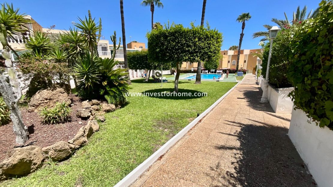 Sale - Bungalow - Torrevieja - Torrelamata - La Mata