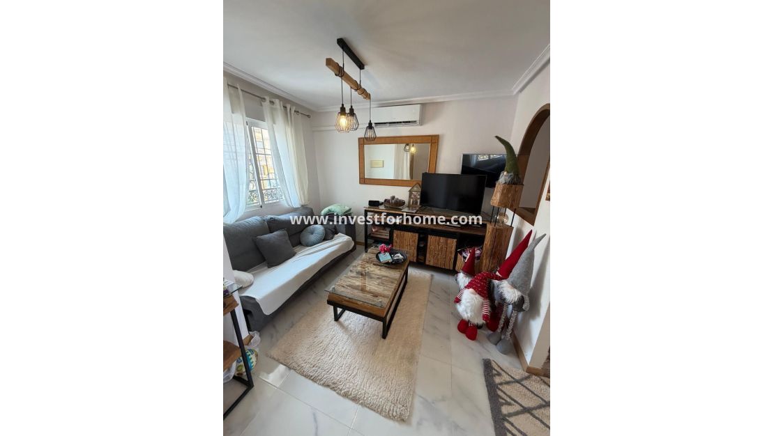 Sale - Bungalow - Torrevieja - Zona Los Frutales