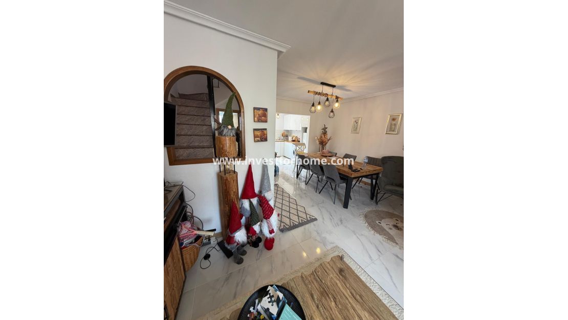 Sale - Bungalow - Torrevieja - Zona Los Frutales