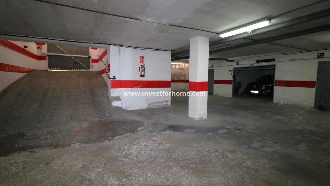 Sale - Garaje - Torrevieja - Playa del Acequión