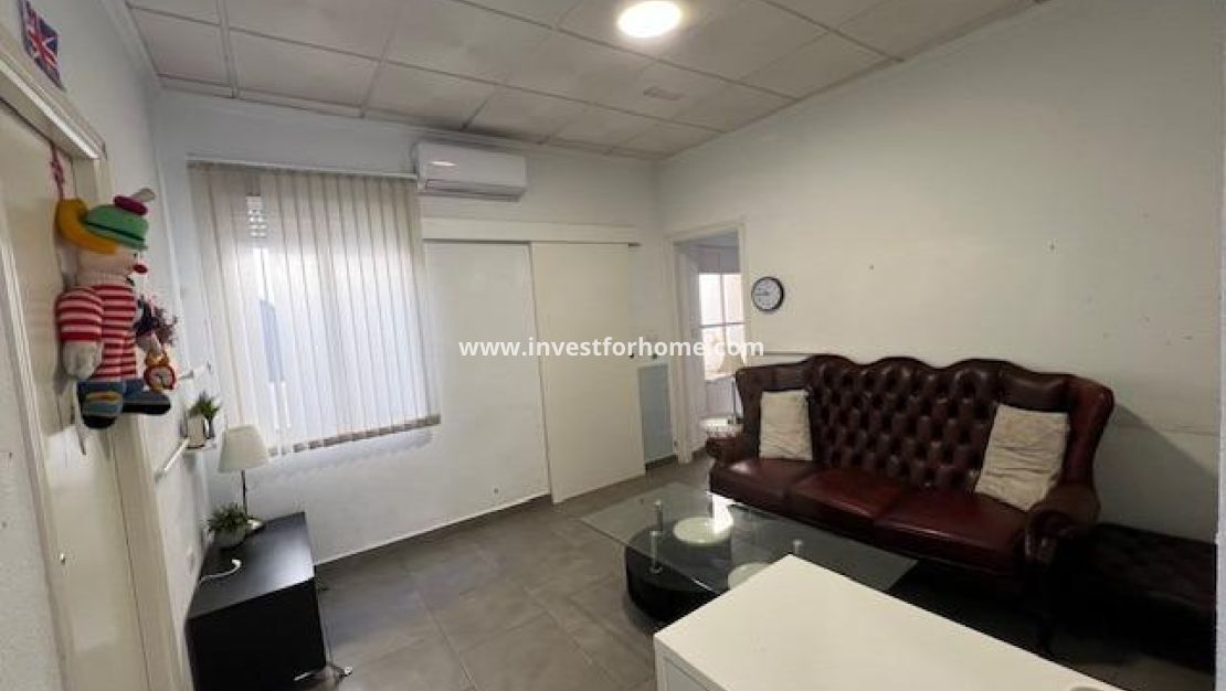 Sale - House - Dolores - Centro