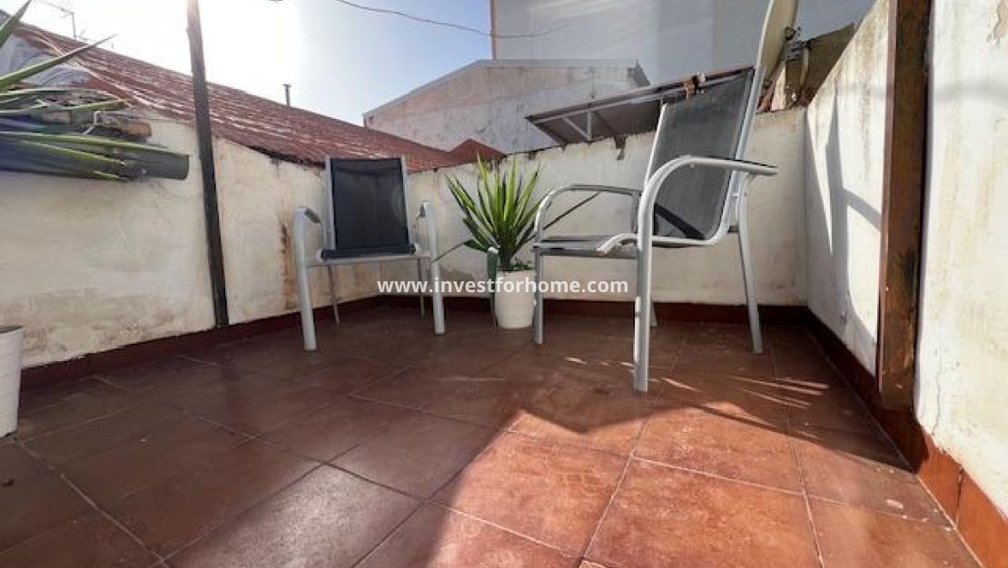 Sale - House - Dolores - Centro