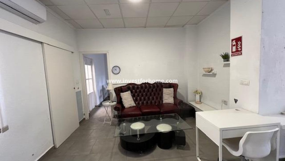 Sale - House - Dolores - Centro