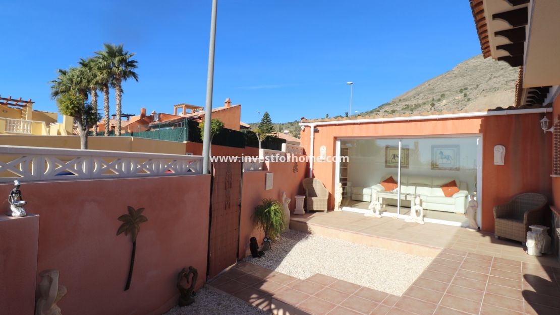 Sale - House - Fortuna - Inland