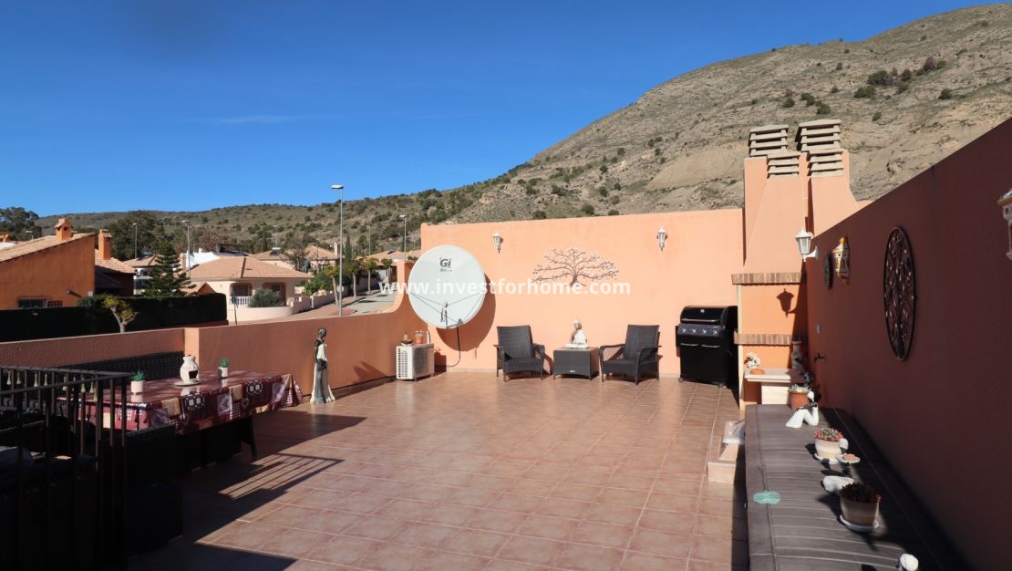 Sale - House - Fortuna - Inland