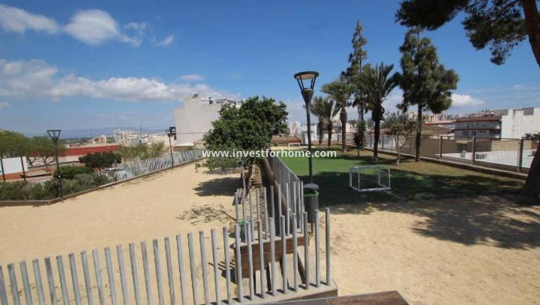 Sale - House - Guardamar del Segura - Centro