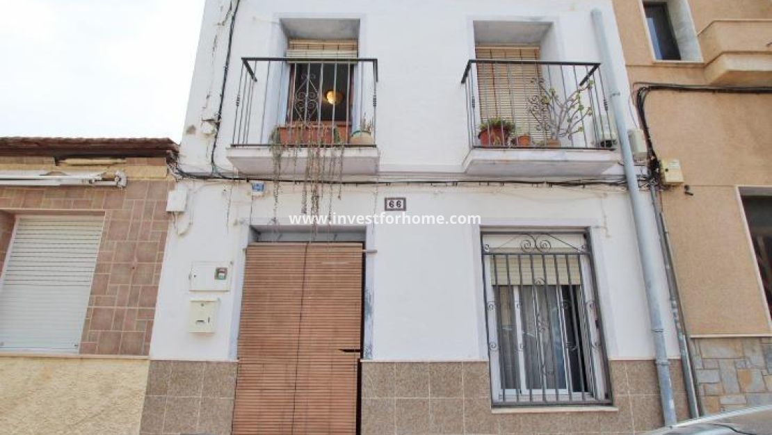 Sale - House - Guardamar del Segura - Centro