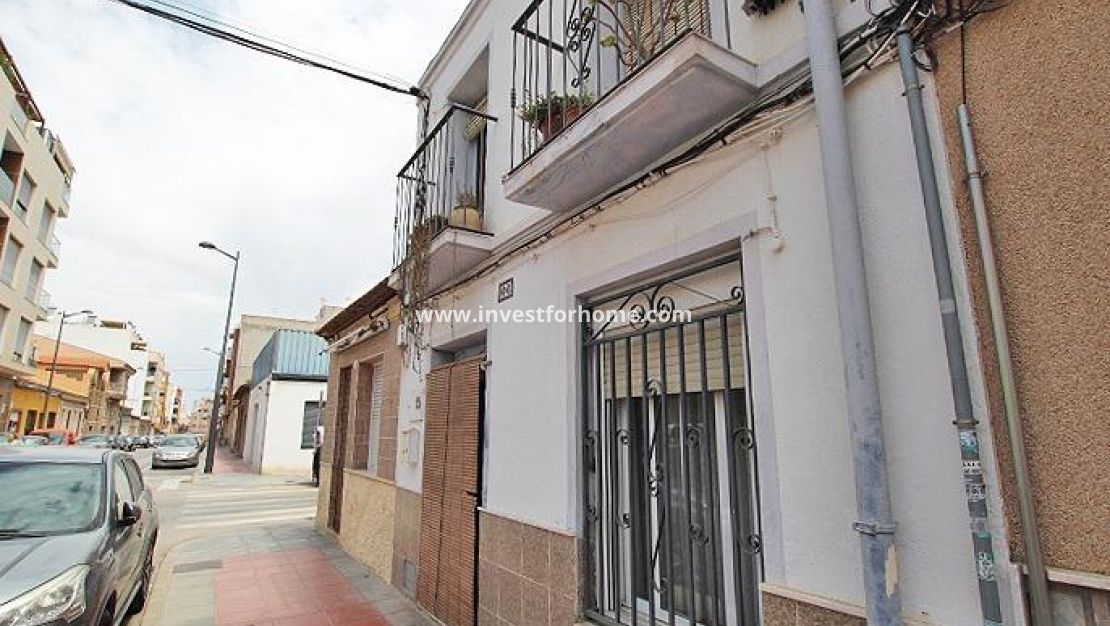 Sale - House - Guardamar del Segura - Centro