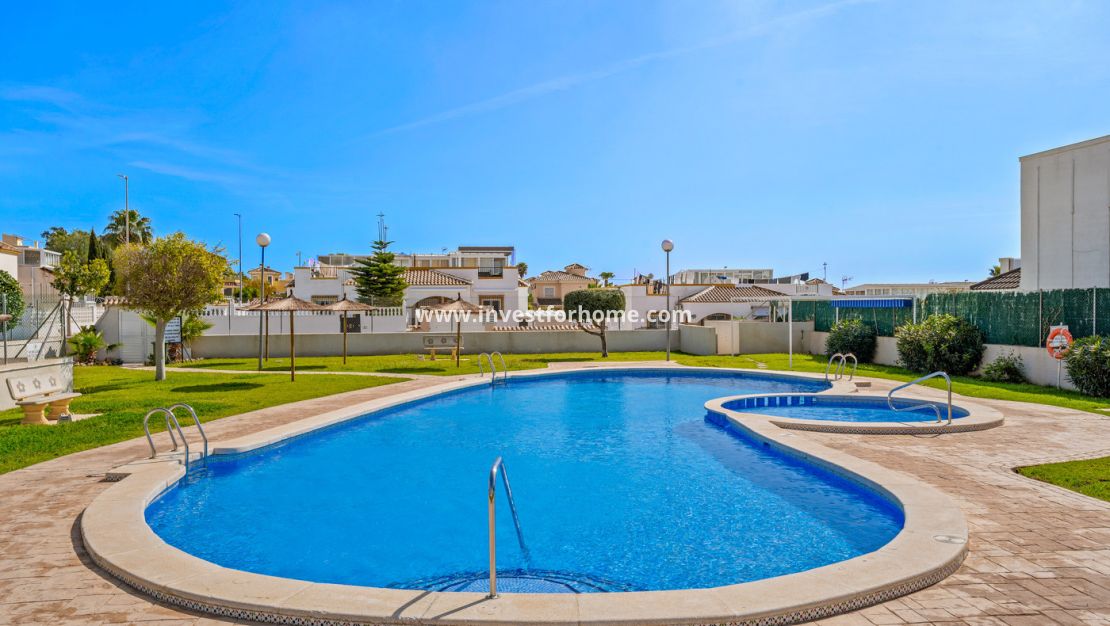 Sale - House - La Marina - Costa Blanca