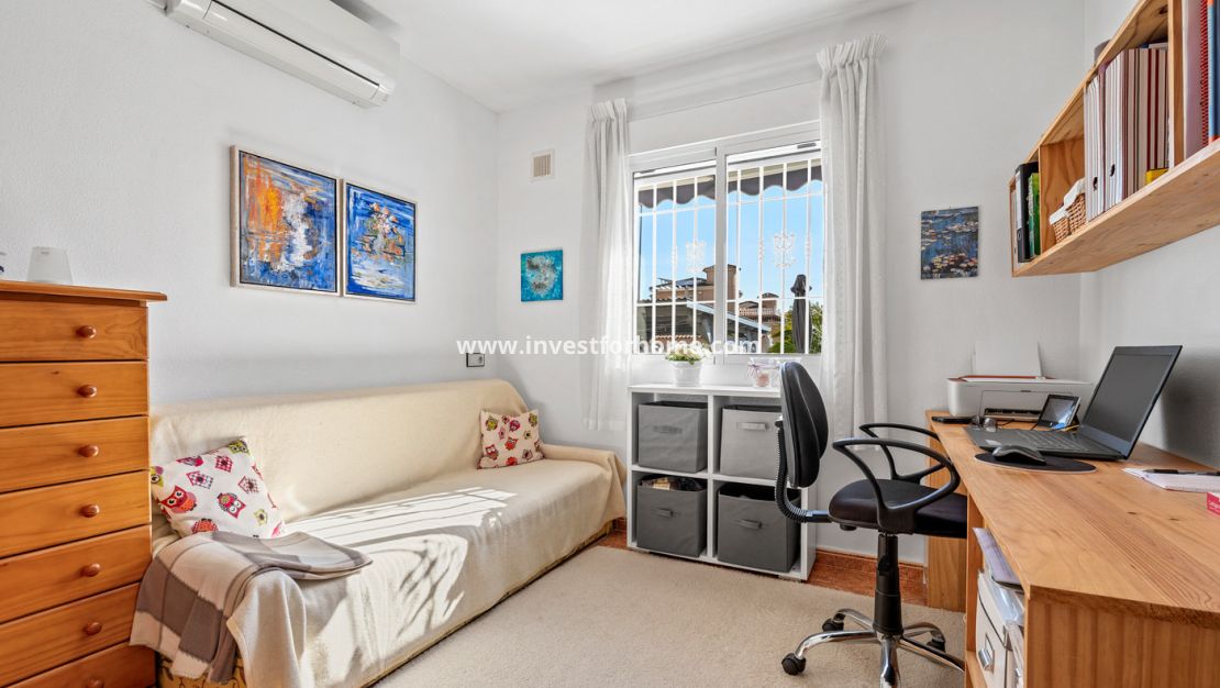 Sale - House - La Marina - Costa Blanca