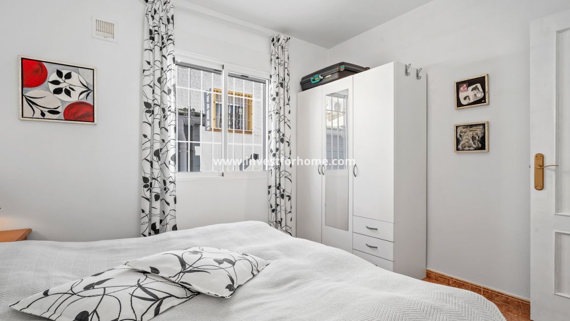 Sale - House - La Marina - Costa Blanca