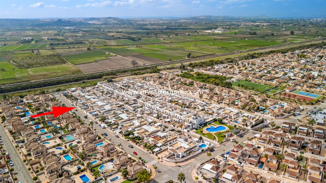 Sale - House - La Marina - Costa Blanca