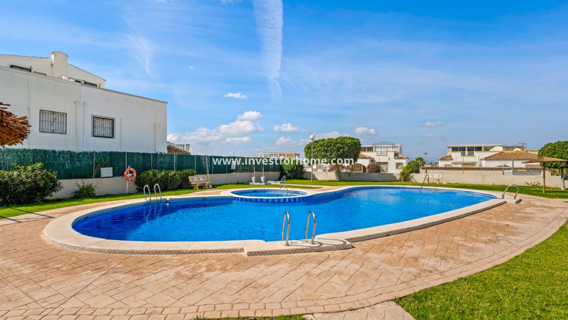 Sale - House - La Marina - Costa Blanca