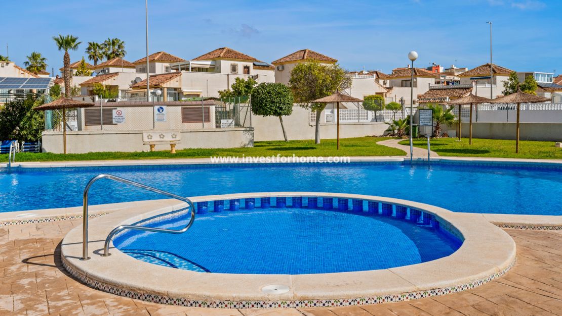 Sale - House - La Marina - Costa Blanca