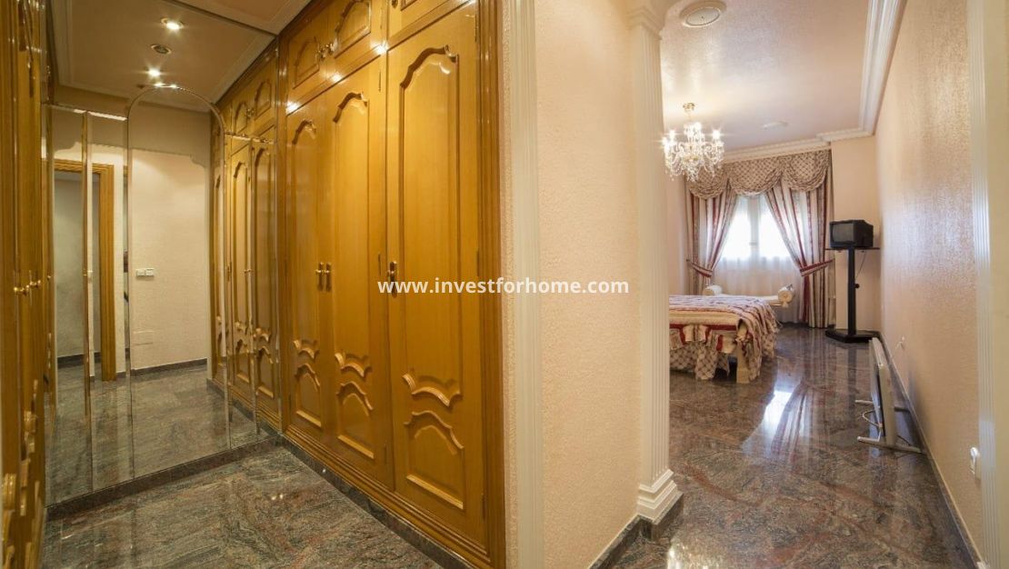 Sale - House - Los Alcázares - Centro