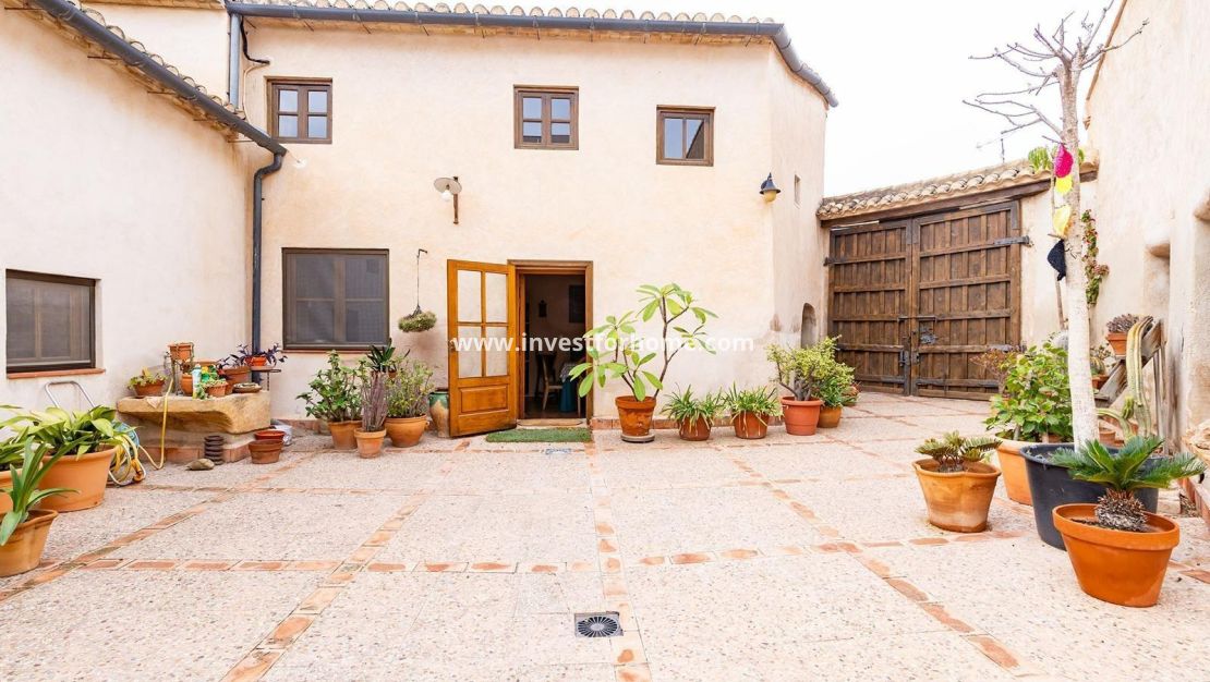 Sale - House - Los Martinez Del Puerto - Los Martínez Del Puerto