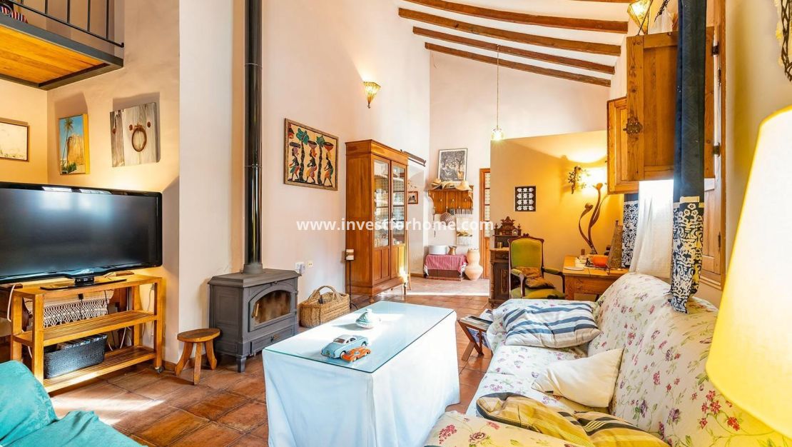 Sale - House - Los Martinez Del Puerto - Los Martínez Del Puerto