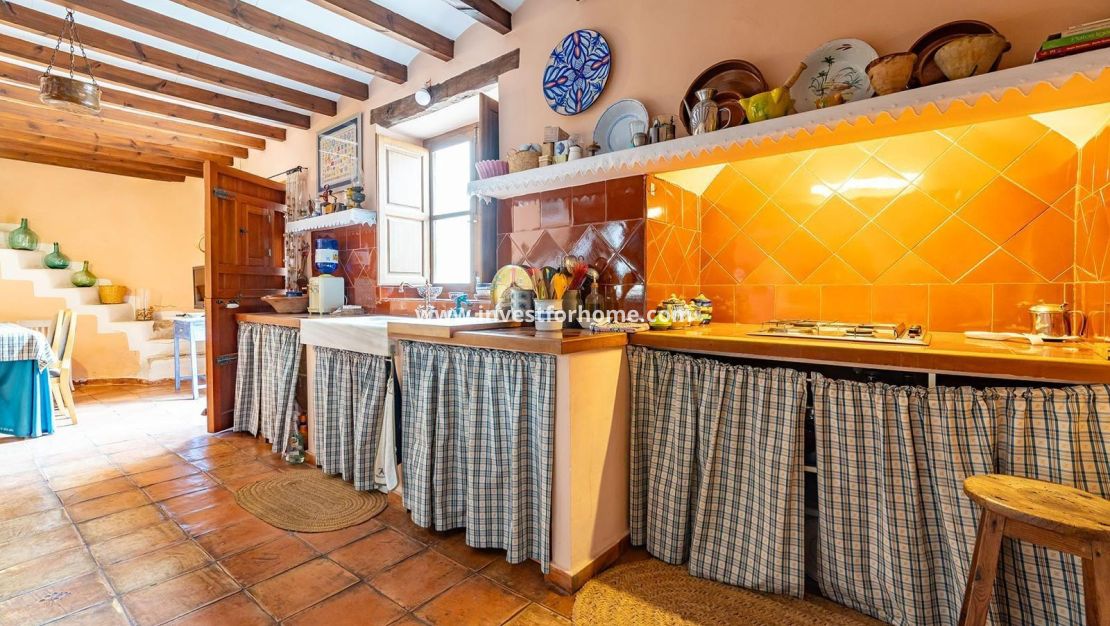 Sale - House - Los Martinez Del Puerto - Los Martínez Del Puerto