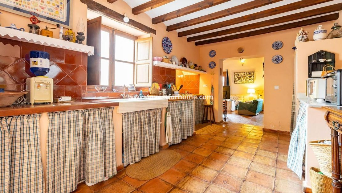 Sale - House - Los Martinez Del Puerto - Los Martínez Del Puerto