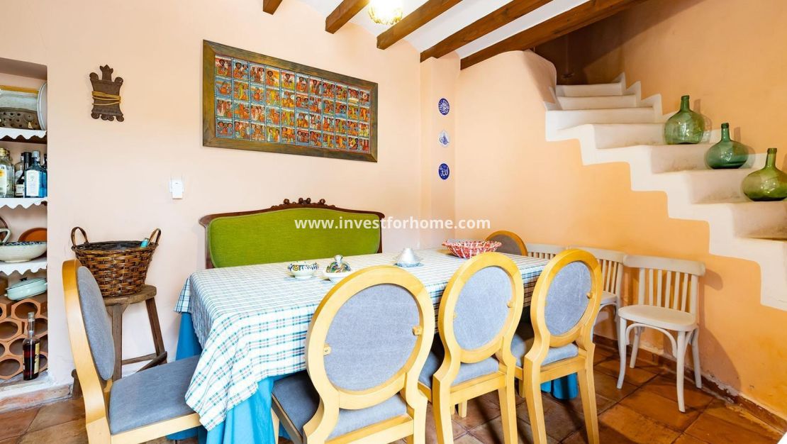 Sale - House - Los Martinez Del Puerto - Los Martínez Del Puerto