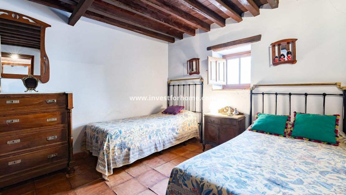 Sale - House - Los Martinez Del Puerto - Los Martínez Del Puerto