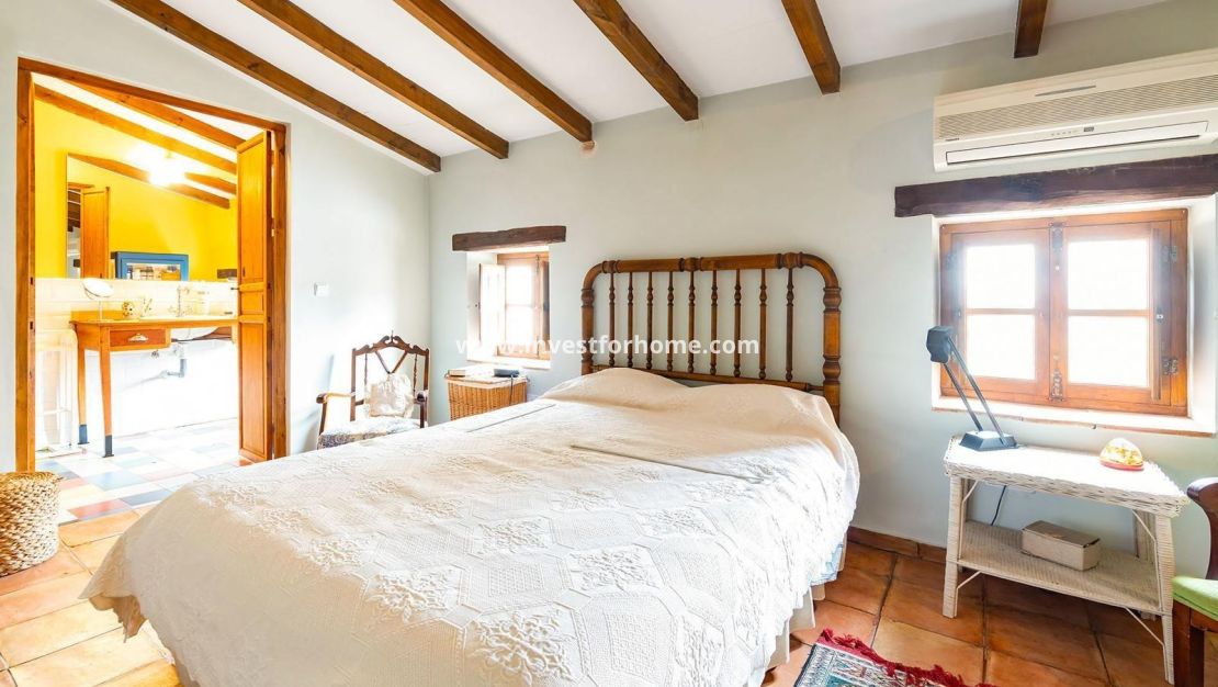 Sale - House - Los Martinez Del Puerto - Los Martínez Del Puerto