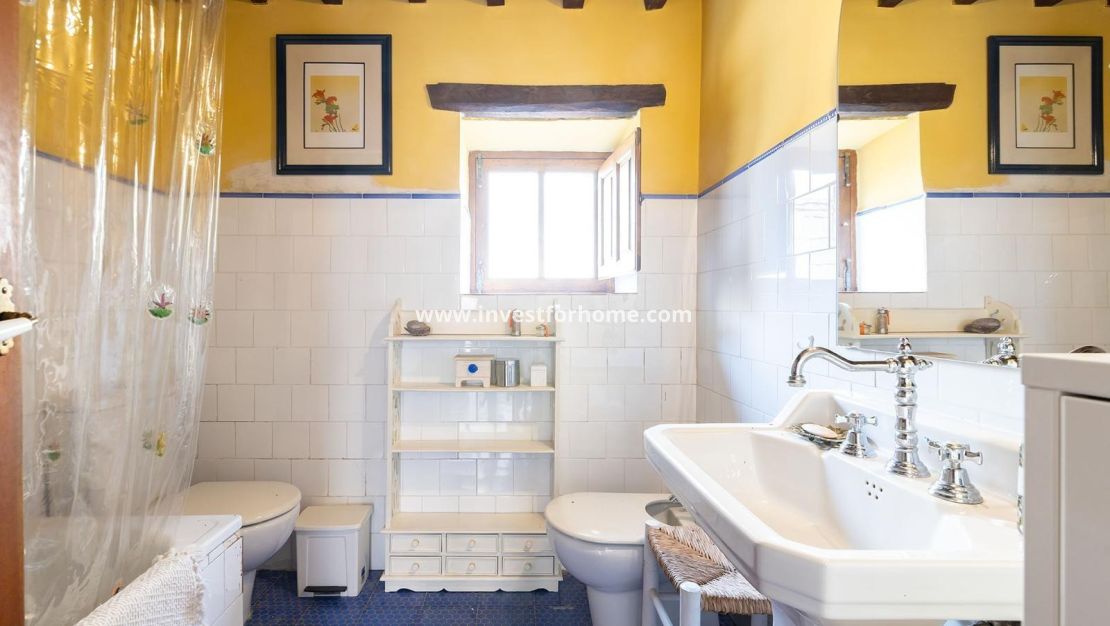 Sale - House - Los Martinez Del Puerto - Los Martínez Del Puerto