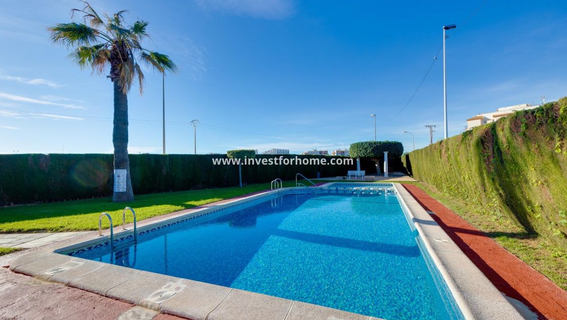 Sale - House - Orihuela Costa - Playa Flamenca