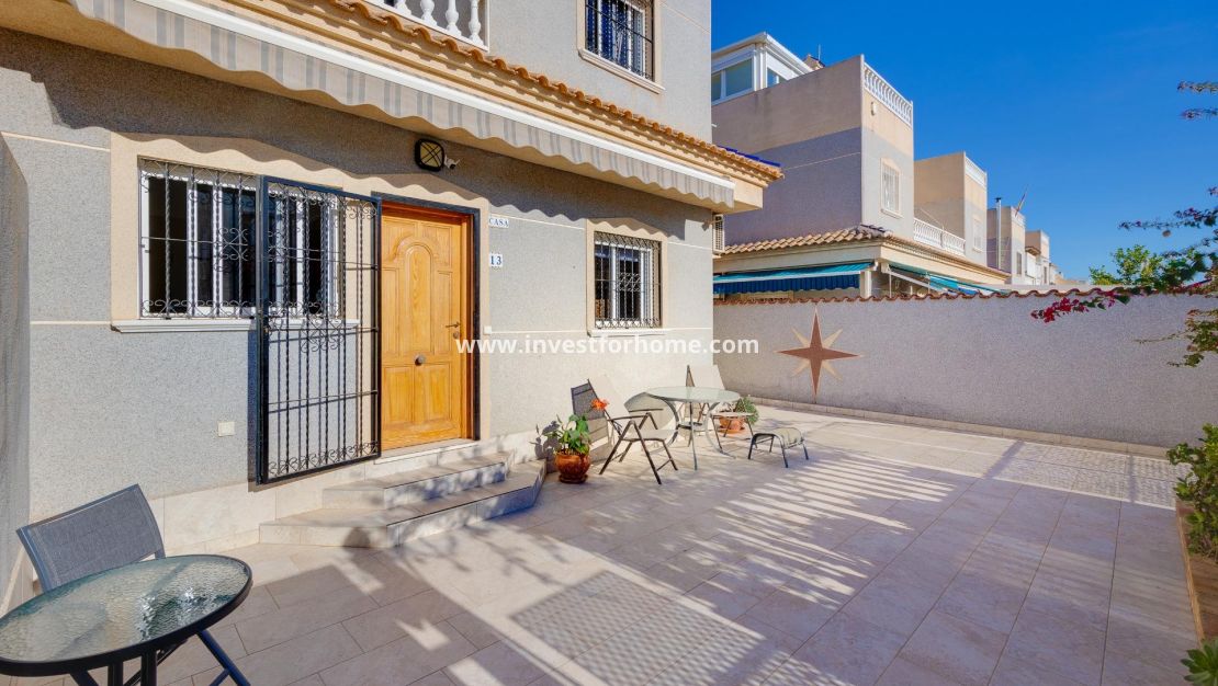 Sale - House - Orihuela Costa - Playa Flamenca