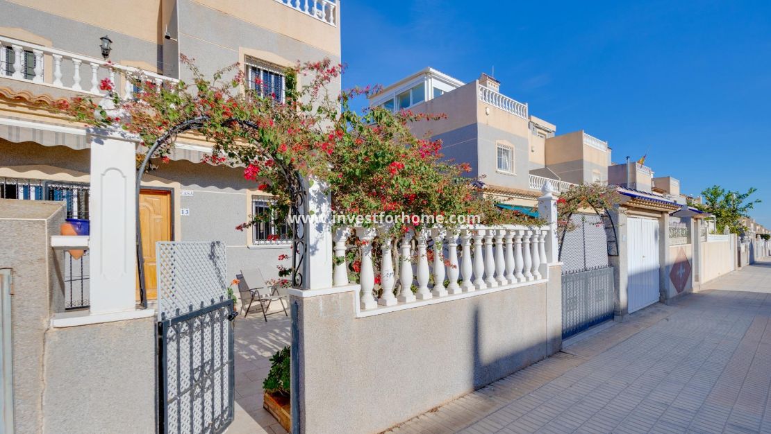 Sale - House - Orihuela Costa - Playa Flamenca