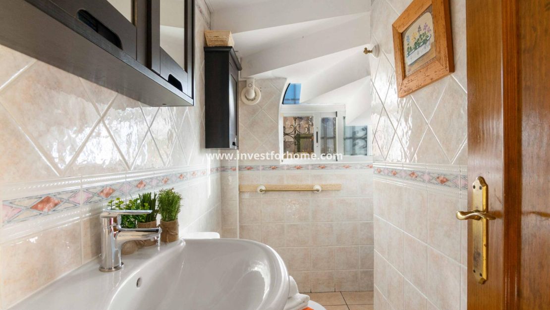 Sale - House - Orihuela Costa - Playa Flamenca