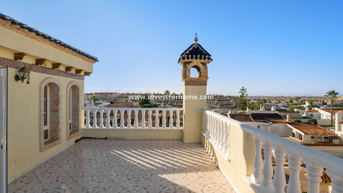 Sale - House - Orihuela Costa - Playa Flamenca