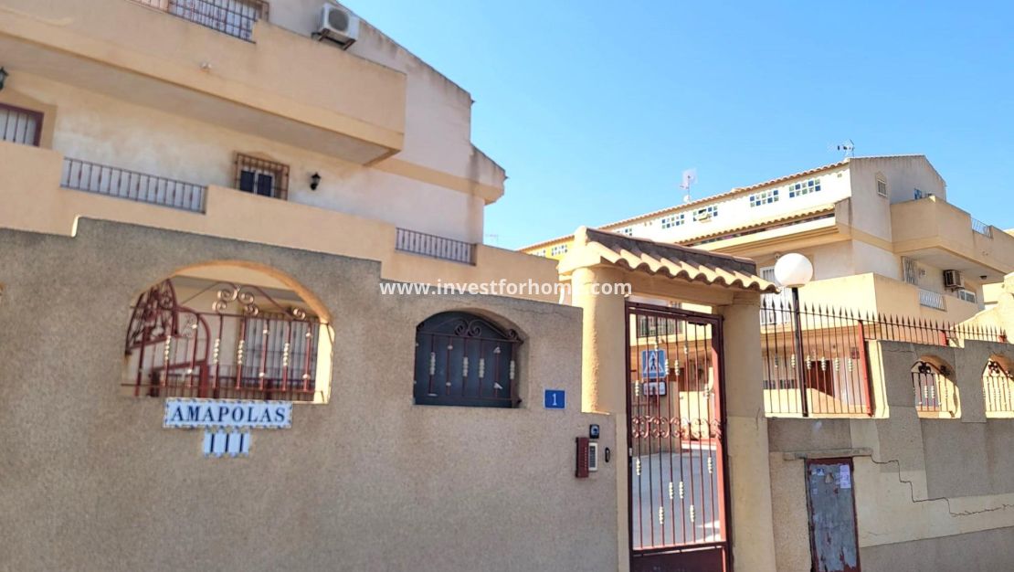 Sale - House - Orihuela Costa - Playa Flamenca