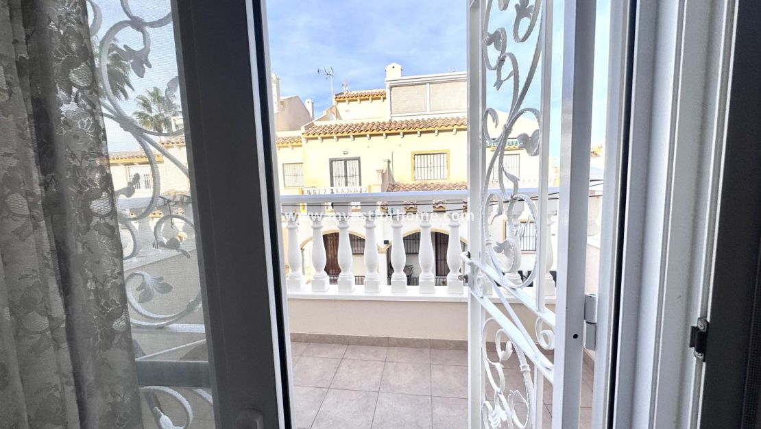 Sale - House - Orihuela Costa - Playa Flamenca